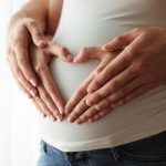 أهم 10 نصائح للحامل في الشهر الأول | أولى خطواتك في رحلة حمل صحي